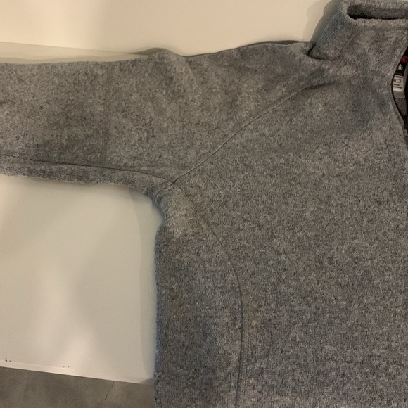 The North Face Men’s 1/4 Zip Woven Fleece sweater. Size medium - Picture 3 of 3